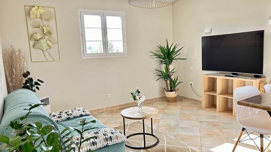 2 Hebergements - 10 Couchages - Parking, Piscine, Jacuzzi - Convivialite รอกเกอบรูน-ซูร์-อาร์ฌ็องส์ ภายนอก รูปภาพ